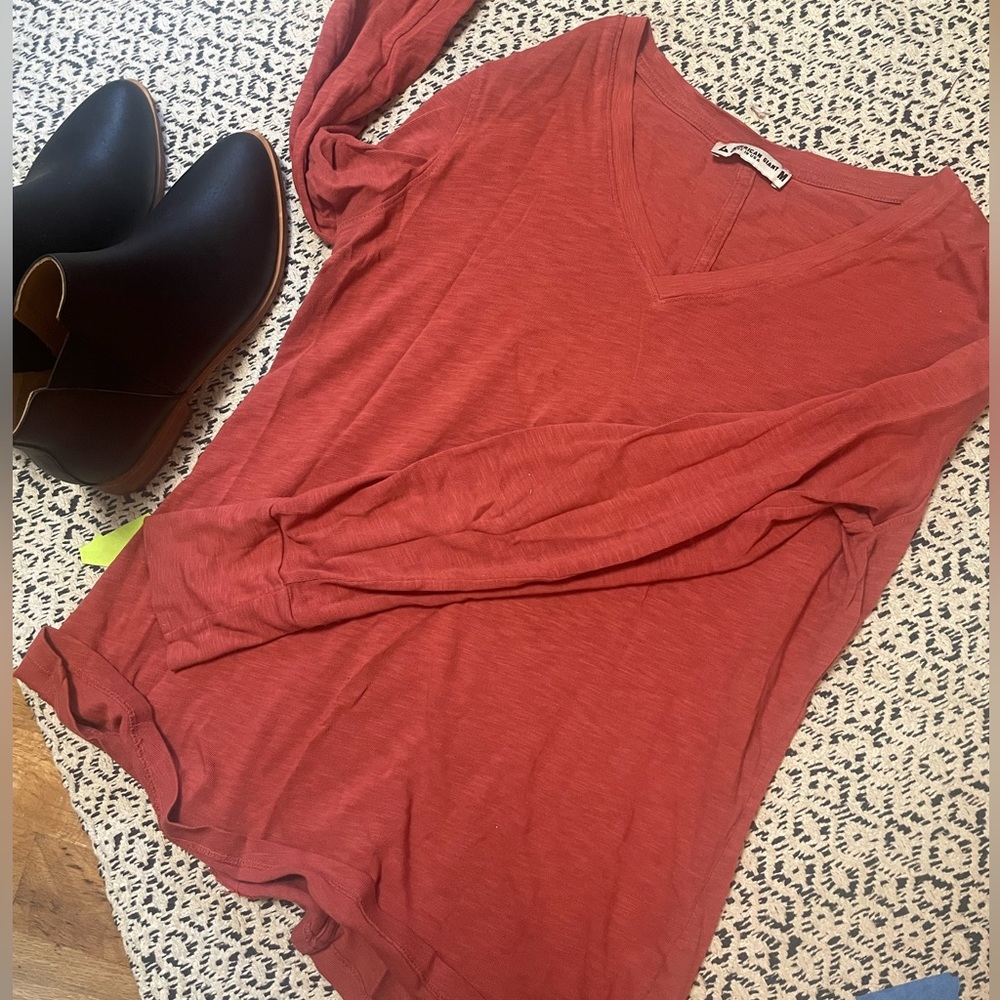 Gently used American Giant Rust colored v neck. Discontinued color 😢